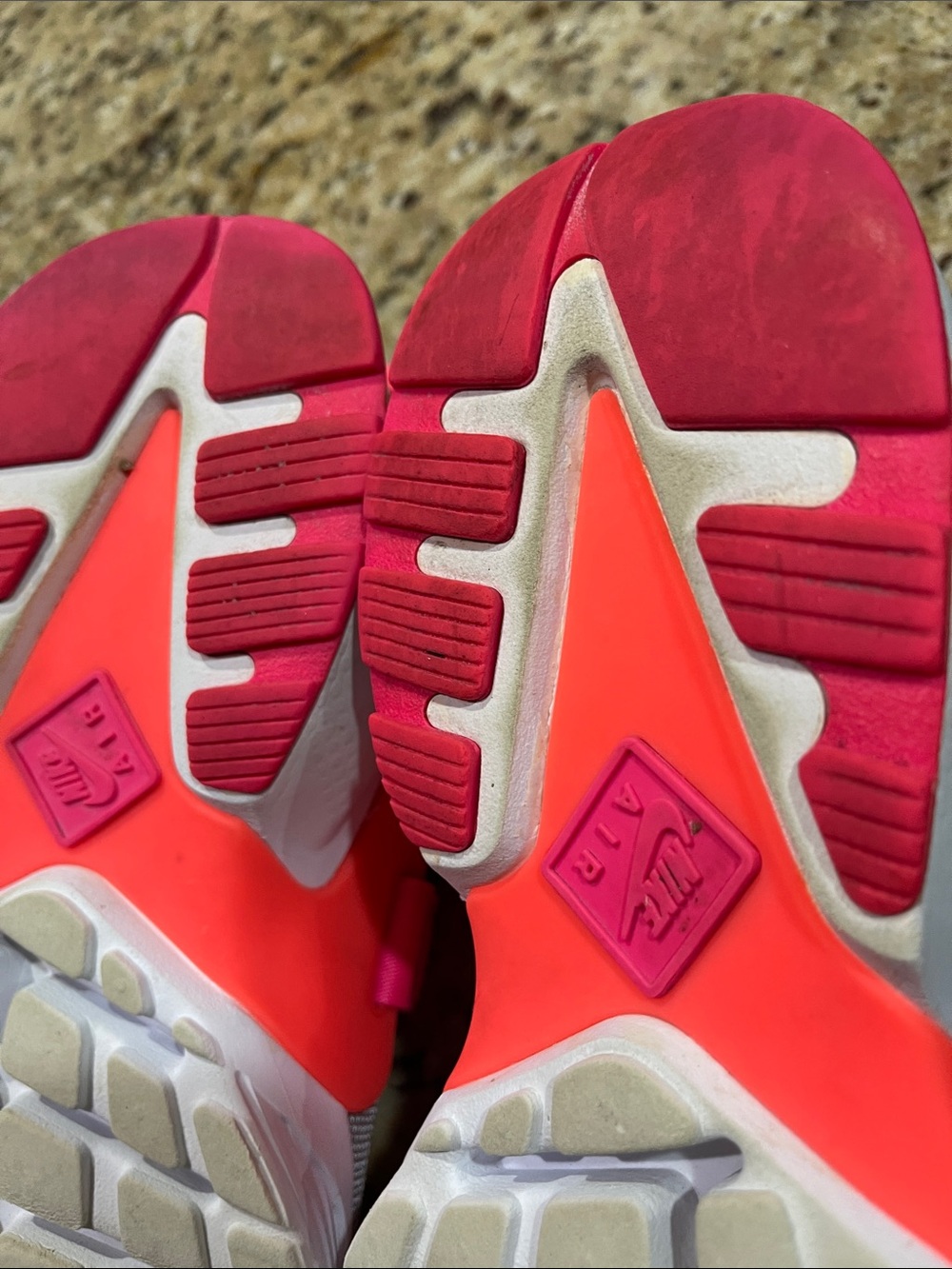 Nike Air Huarache City Low - Picture 9 of 11
